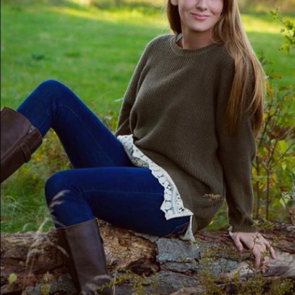 LAST CHANCE Urban Outfitters Sweater - Picture 2 of 5